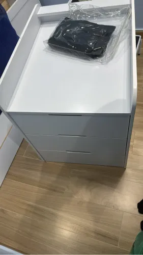 Criado mudo branco