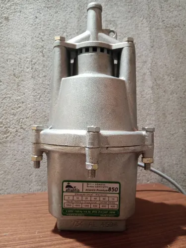 bomba submersa atlantis nova pouco dias de uso, pra vender