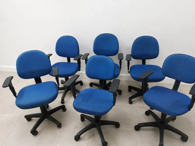 Cadeira Escritório Giratória Azul Regulagem de Altura Ótimo Estado