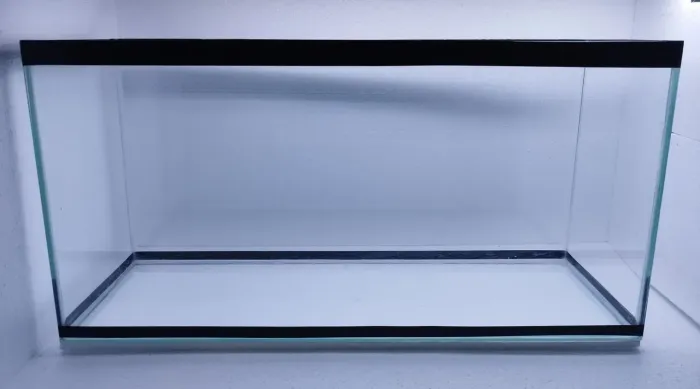 Aquário ( novo)80 cm comprimtento 80 litros.