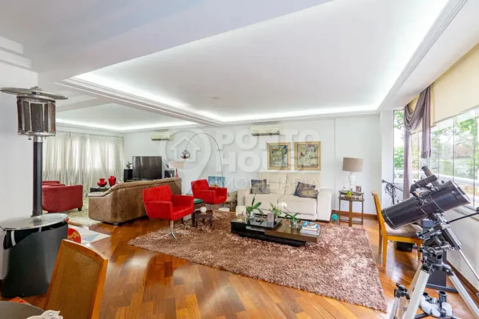Casa à venda em condomínio Planalto Paulista 4 suítes, 4 vagas, piscina, moderna