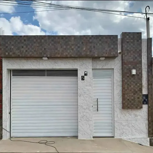 CASA À VENDA EM JUAZEIRO