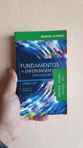 Livro Fundamentos da Enfermagem: fatos essenciais