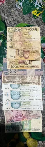 Notas e moedas antigas