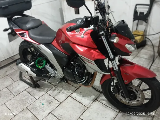 Vendo FZ250 OU TROCO POR CARRO