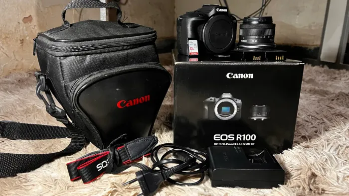 CÂMERA R100 COMPLETA COM BATERIA EXTRA