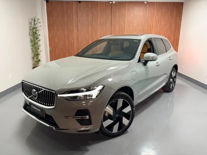 Volvo XC-60 T-8 Ultimate 2.0 AWD (híbrido) 2024