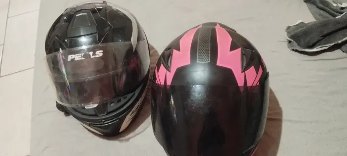 Vendo capacetes masculino e feminino