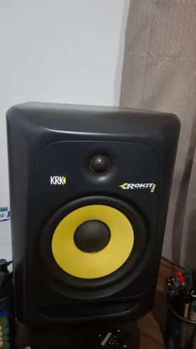 Par de KRK Rokit 8 RP3 Monitores de áudio + cabos xlr amphenol + pads base