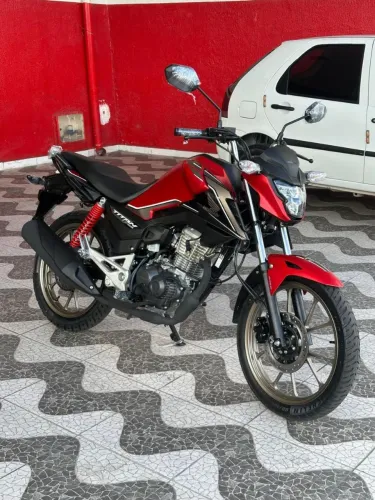 Titan 50 anos