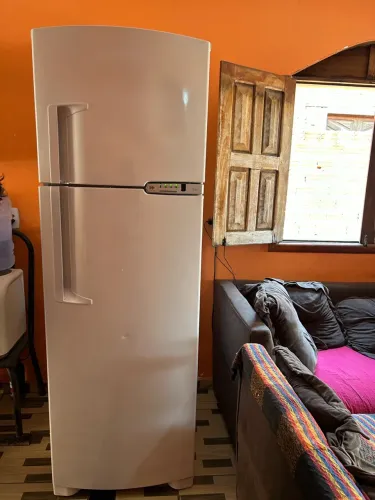VENDO GELADEIRA BRASTEMP FROSFREE PINTADA