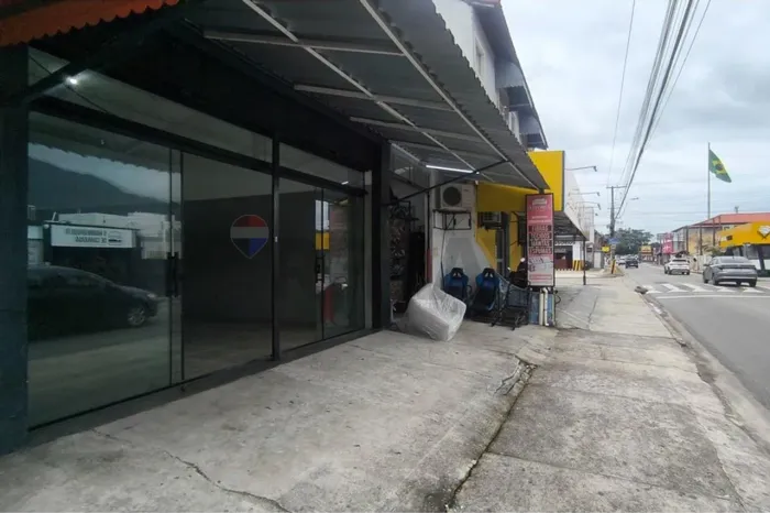 Ponto Comercial Amplo para Locação na Av. Prisciliana de Castilho Caraguatatuba