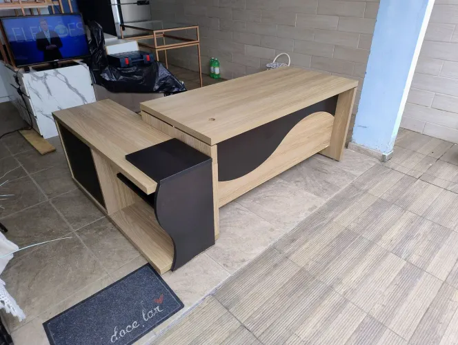 Mesa escritório em L