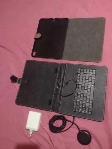 Case com teclado , case carregador de indução...