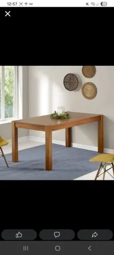 Mesa De madeira marrom escuro