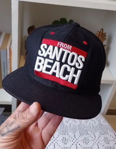 Boné Los Santos from Santos Beach