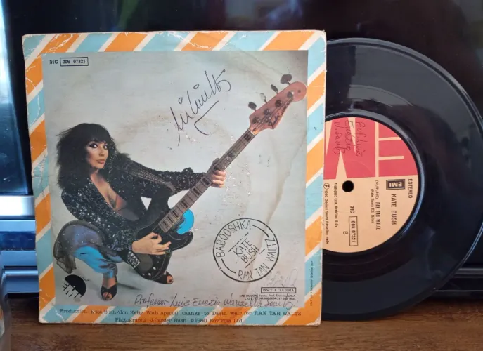 KATE BUSH Babooshka Compacto Vinil
