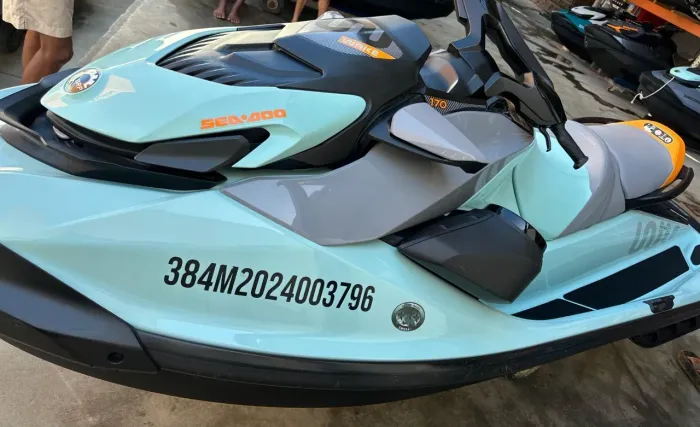 Jet ski sea -doo 170. Wake
