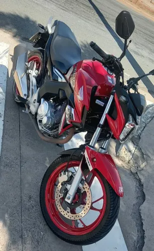 ? Honda CB Twister 250F 2021 - Muito Conservada, Pronta para Rodar