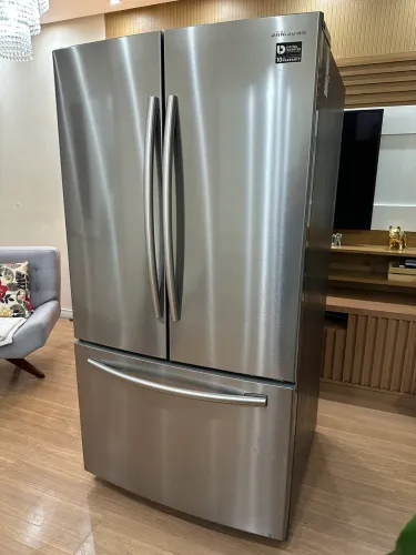 Geladeira Samsung Syde by Syde 722 litros 3 portas .