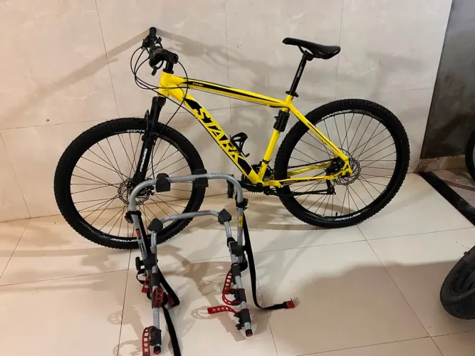 Bicicleta com suporte para carro