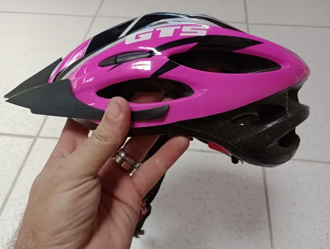 Capacete GTS para Ciclismo - Novo<br>Capacete GTS para Ciclismo - Novo<br><br>R$ 60,00