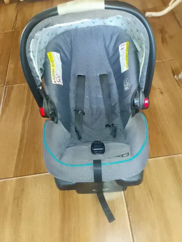 Vende-se bebê conforto 