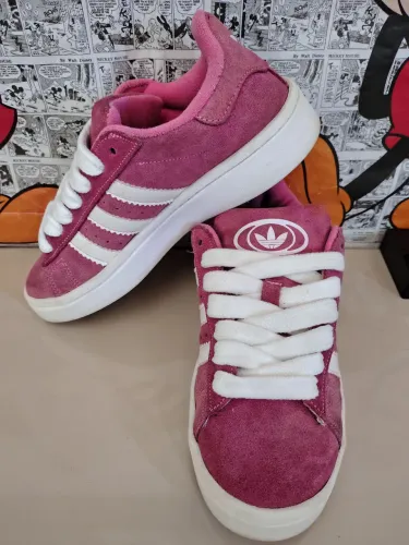 Tênis Adidas