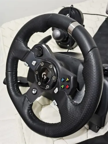 Volante Logitech g920 com câmbio