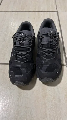 Tênis onrunning trilha impermeável