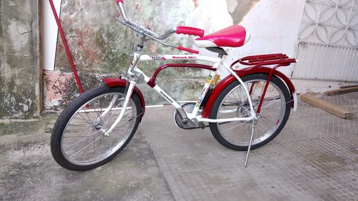 Bicicleta monark antiga relíquia aro 20