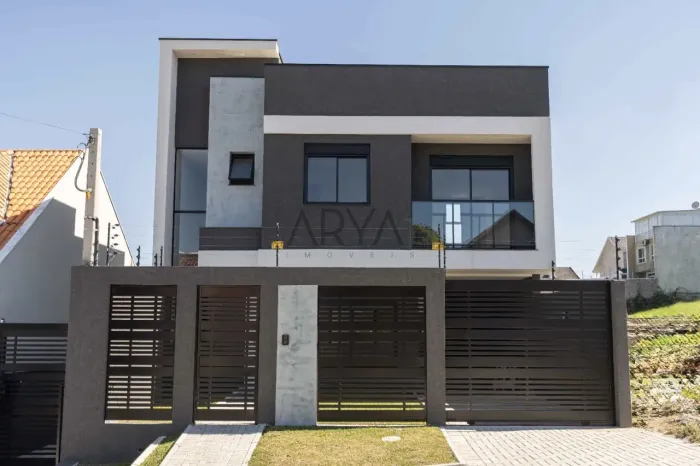 Sobrado à venda no Uberaba ARYA1