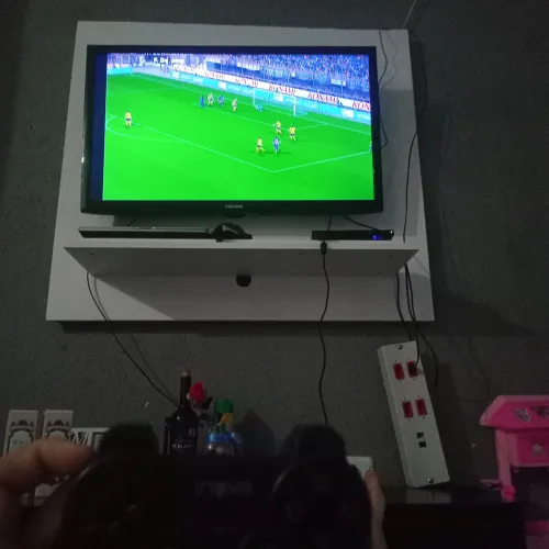 Vendo play 2 com 1 controle e jogos