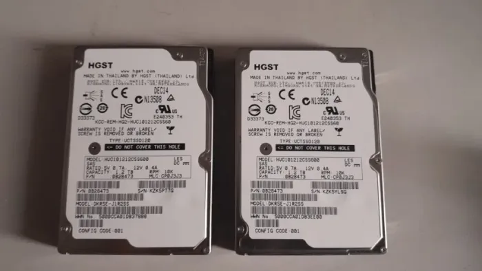 2 unidades Hd SAS Hgst Hitachi 1.2tb 10k 2,5 Huc101212css600 Para uso em servidor e stora
