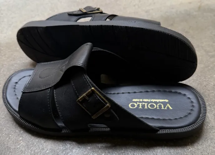 Chinelo em couro Vuollo