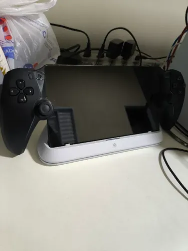 PlayStation Portal + Caixa e Acessórios - Estado de Novo!