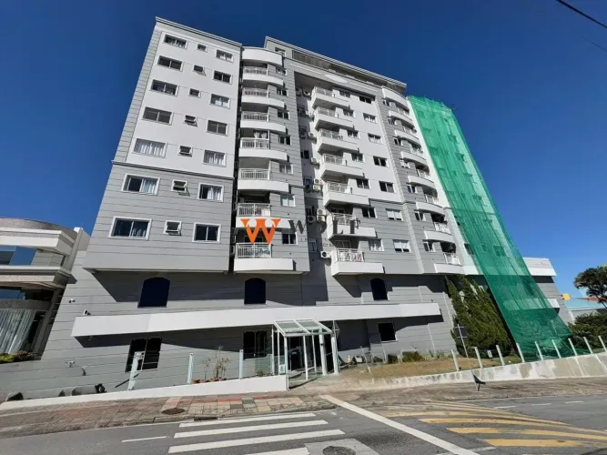 3 DORMITÓRIOS - 2 BANHEIROS - 2 VAGAS LIVRES - SEMI MOBILIADO - LOCALIZADO NA RUA NAGIB JA
