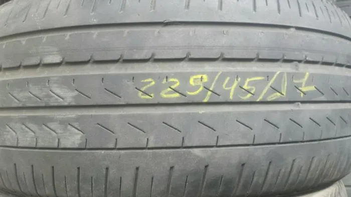 Pneu 225 45 17 pirelli kumho usado VW Jetta usado