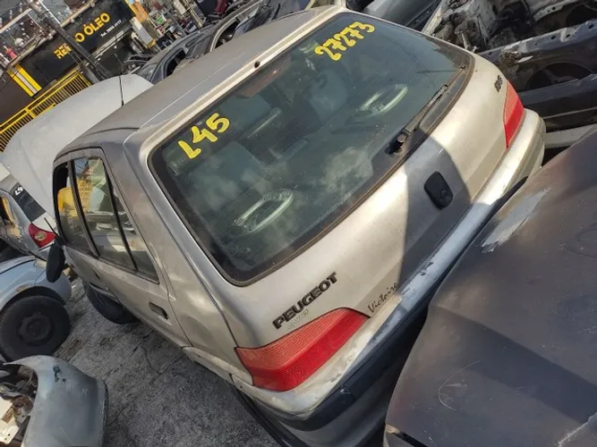 Vidro vigia traseiro Peugeot 106 ano 98 99 00 01
