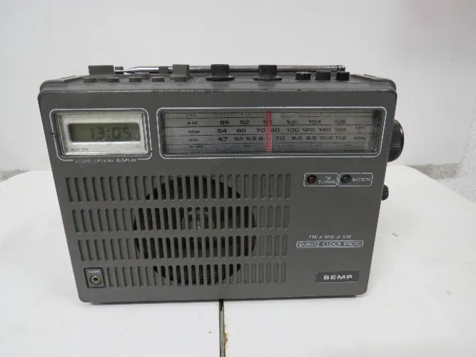 radio antigo semp.