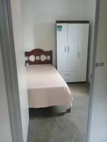 Alugo quarto individual com tudo incluso