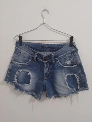 shortinho jeans da lança perfume
