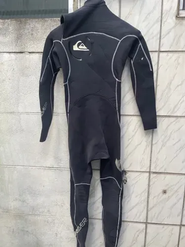Macacão Neoprene Quicksilver preto tamanho P
