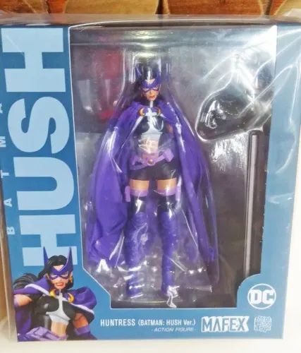 Huntress - Batman Hush/ Caçadora Mafex