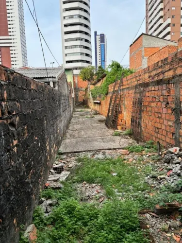 Terreno, 218m² na Barão do Triunfo na Pedreira