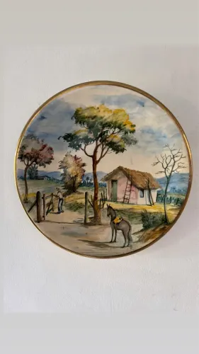 Prato Antigo de Faiança - Pintado à Mão - Assinado T. Soto - 30 cm - Década de 40/50