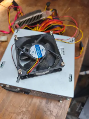 Fonte de computador + DvD + leitor de cartão + cooler