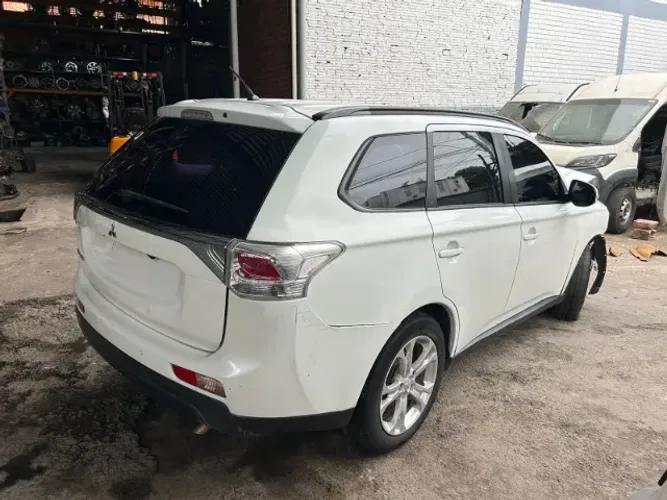 OUTLANDER(venda em peças) 2.0 4X2 AUTOMATICA ANO 2014 2015 160CVS  DIESEL 122.946KM