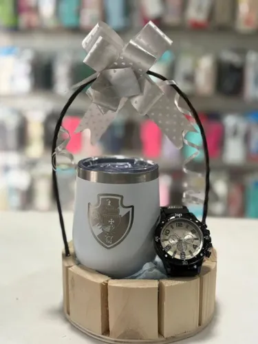 Kit Presente Masculino: Relógio e Copo Personalizado