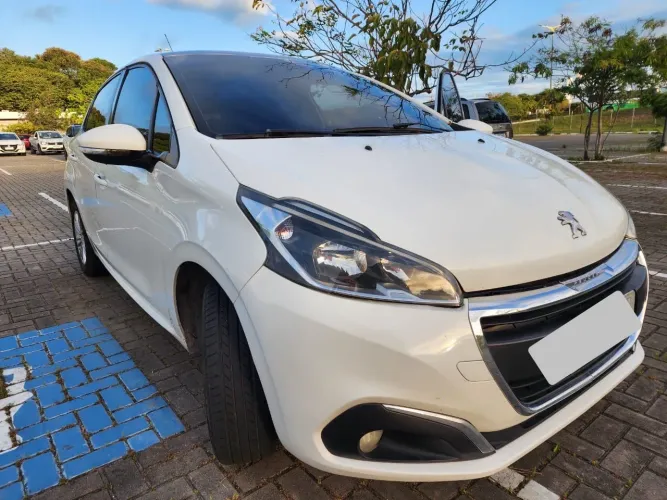 Peugeot 208 Allure 1.2 Flex 12V 5P Mec. 2017